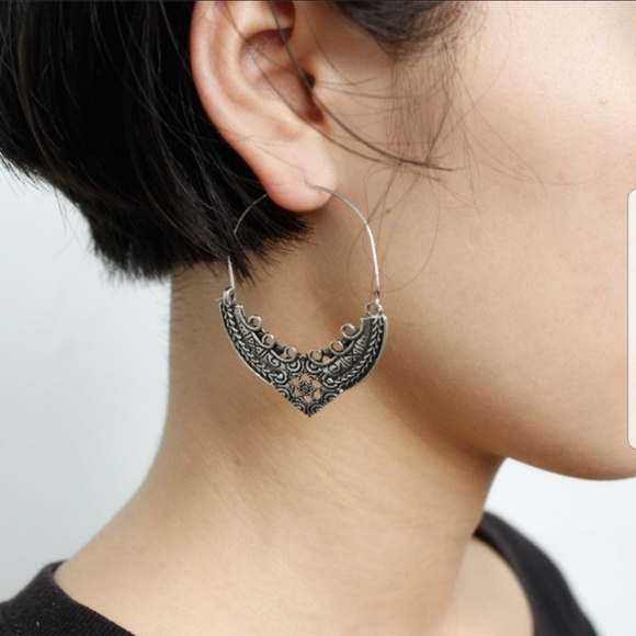 NWT Boho Gold or Silvertone Drop Earrings - Picture 2 of 5